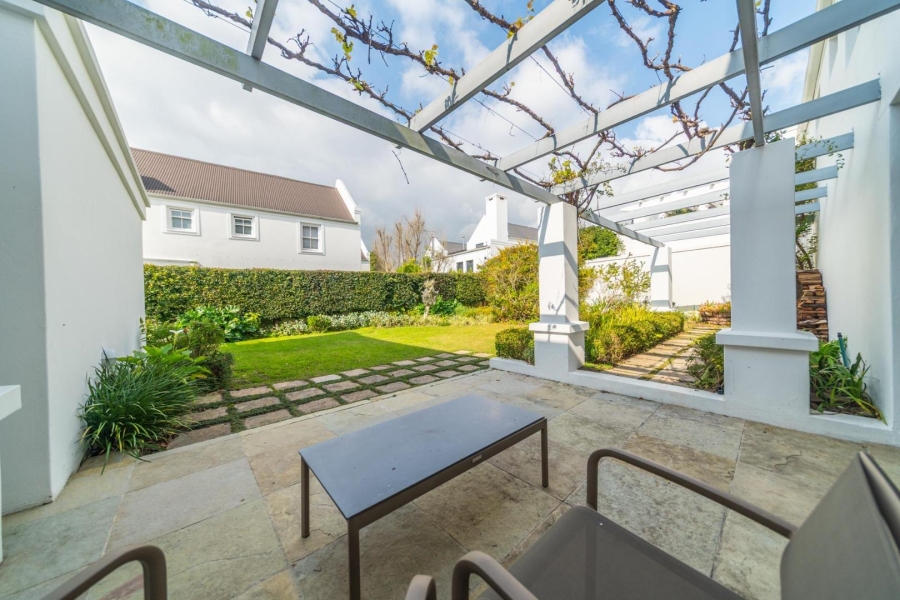 To Let 5 Bedroom Property for Rent in De Zalze Winelands Golf Estate Western Cape